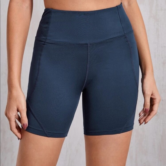 SHEIN Navy Biker Shorts with Pockets - Picture 4 of 8